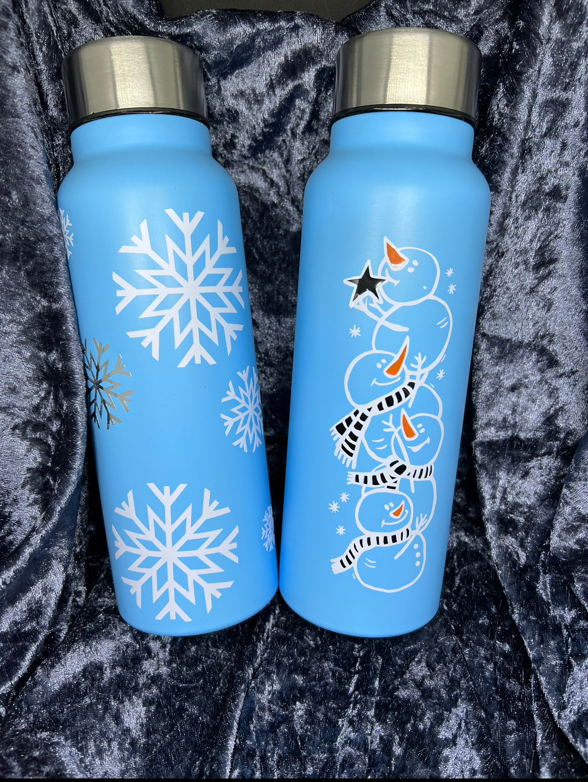 500 ml Thermosflasche mit Wintermotiven "Schneeflocken" und "Schneemänner" – Dein stylischer Begleiter in Blau für Heiß- und Kaltgetränke im Winter