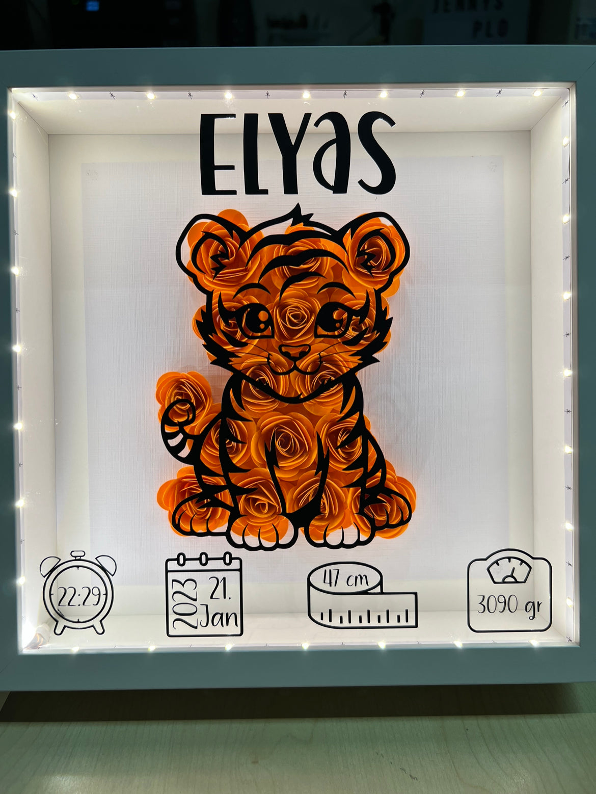 Baby Blumenrahmen Tiger - Bilderrahmen mit 3D-Blumen und Beschriftung - Baby - wahlweise mit LED